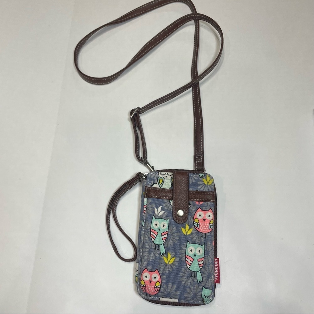 Unionbay crossbody wallet purse. Never used. No tags. Owl print. Wristlet
